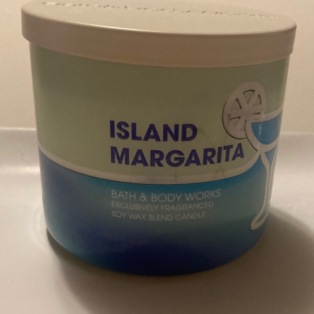 Bath & Body Works Island Margarita Candle - Green and Blue